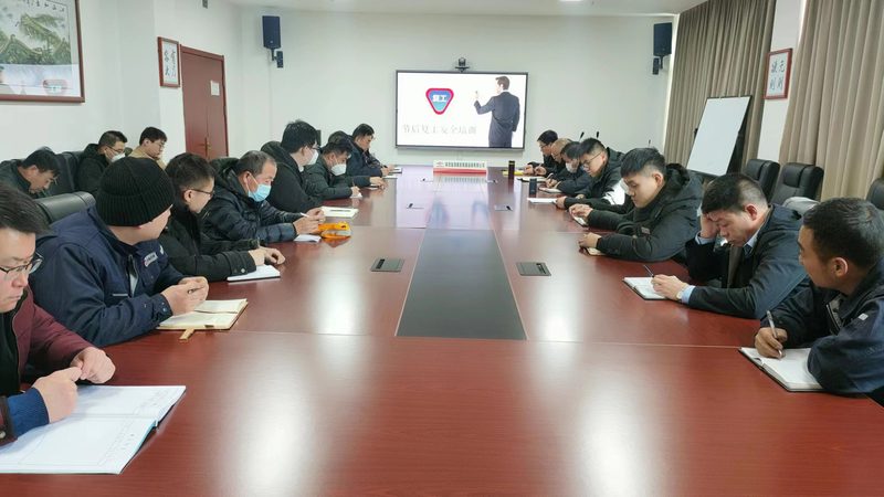 根据相关政策，考生在异地报考时，需满足以下条件：