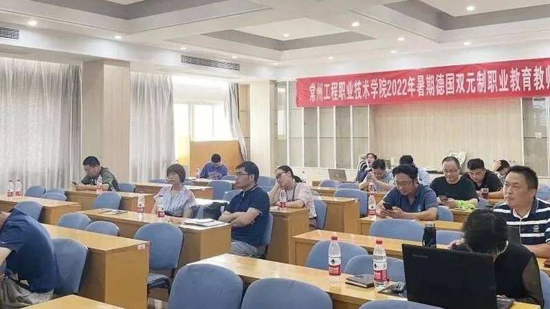 成人高考文凭，开启公务员之路的钥匙？**